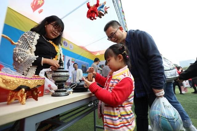 歌舞美食齐聚bevictor1946韦德官网第13届国际文化节有“看事”